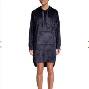 Fleece hoodie night gown. Size XL. NWT